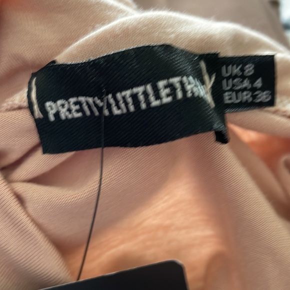 NWT Pretty Little Thing Collar Twist Crop Top - Picture 7 of 8